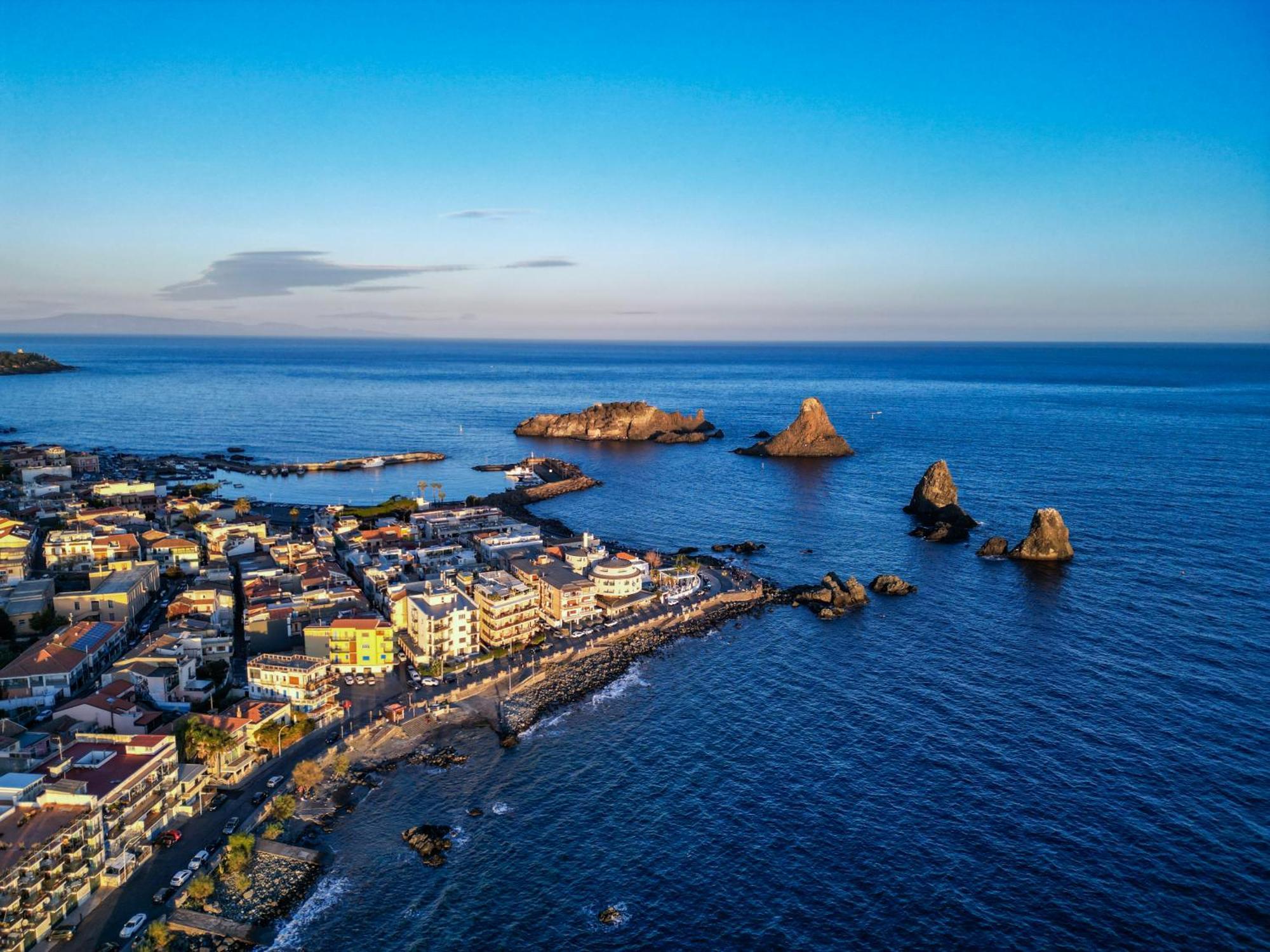 Grand Hotel Faraglioni Aci Trezza Exteriör bild